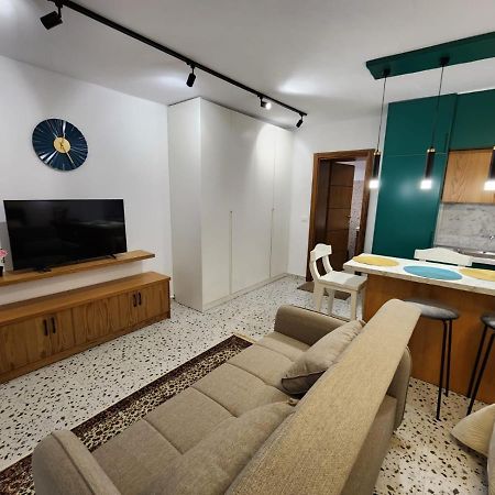 Pietro Guesthouse Tirana Esterno foto