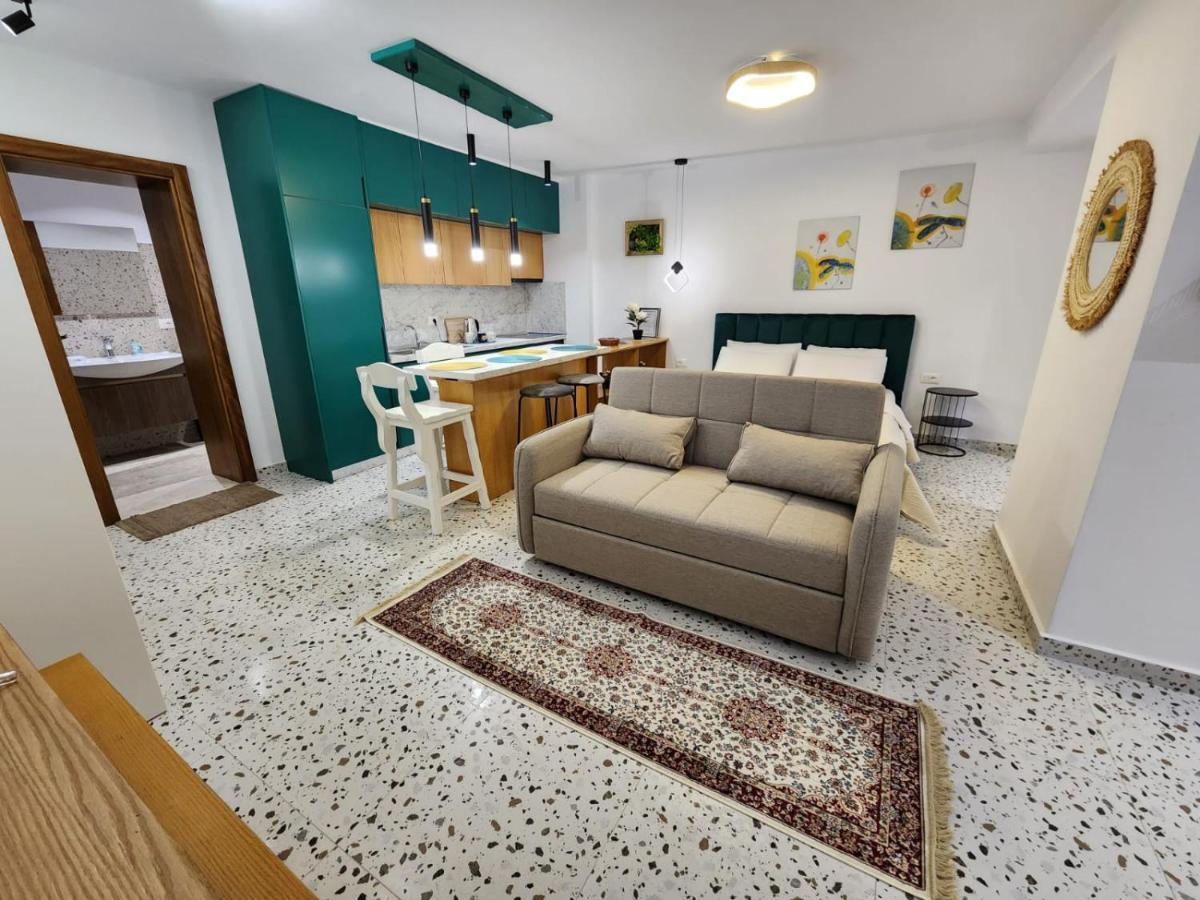 Pietro Guesthouse Tirana Esterno foto